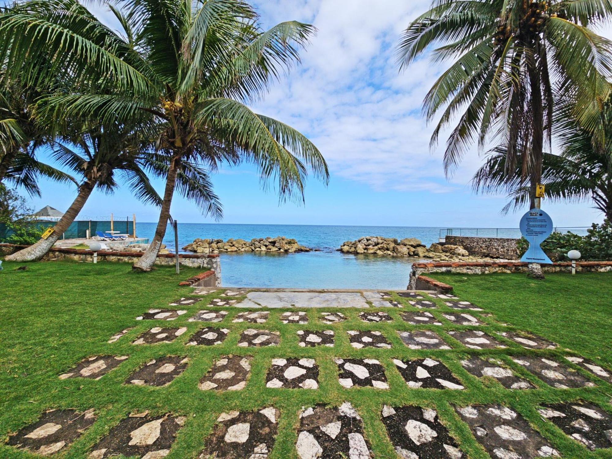 Chrisanns Paradise Suite By The Ocean - Apt#9 Ocho Rios Exterior foto